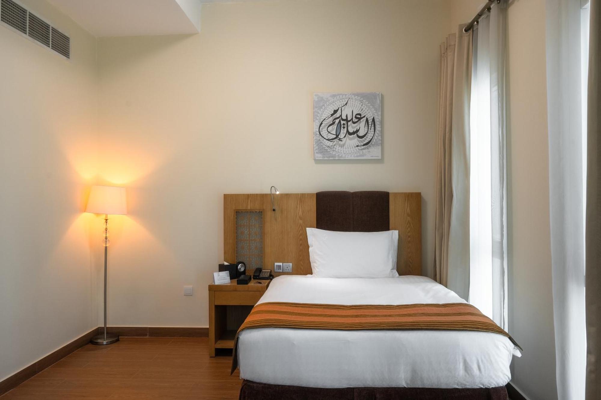 Tamani Marina Hotel & Apartments Dubaï Extérieur photo A single room at the hotel