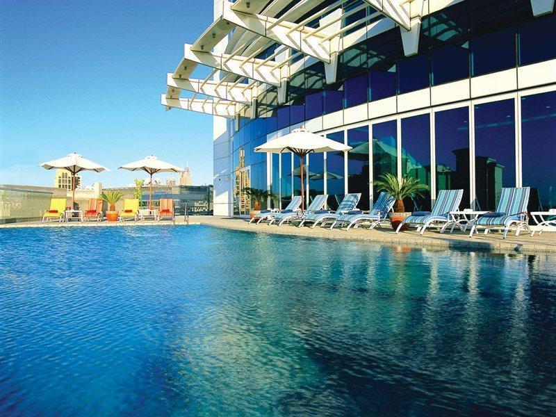 Tamani Marina Hotel & Apartments Dubaï Extérieur photo The pool at the 1018